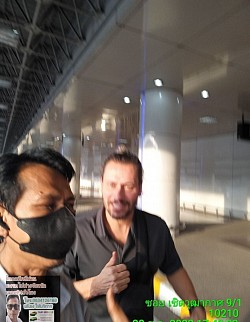 ส่งคุณลูกค้าถึงที่หมายสนามบินสุวรรณภูมิ